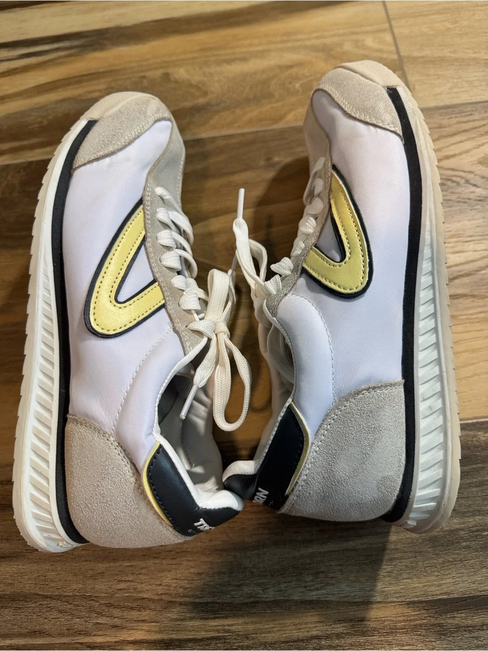 Kristine Elite Women's Tennis Shoes – Size 8.5 – Gently Used